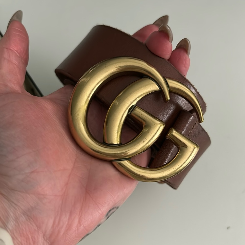 Women’s Gucci belt. Like new. Comes with belt bag and box.